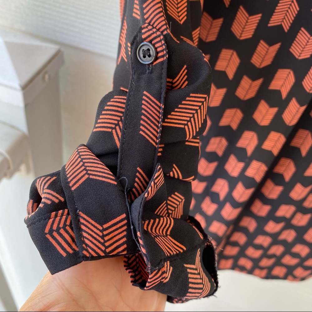 PLEIONE Arrow Print Blouse - Picture 5 of 9
